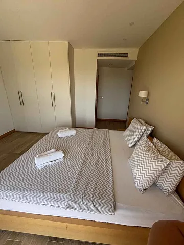 Zu verkaufen: Großzügige, voll möblierte Wohnung mit Meerblick — photo 7